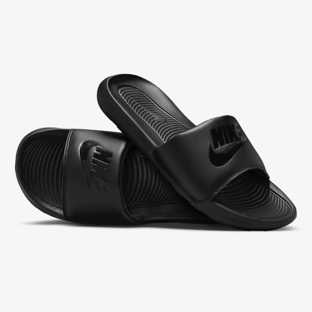 Nike slides (black), Size: Men 7 / Women 9.